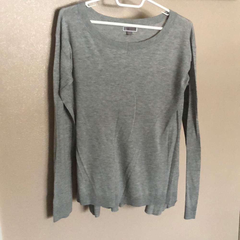 Chelsea 28 gray sweater with ruffle back size M